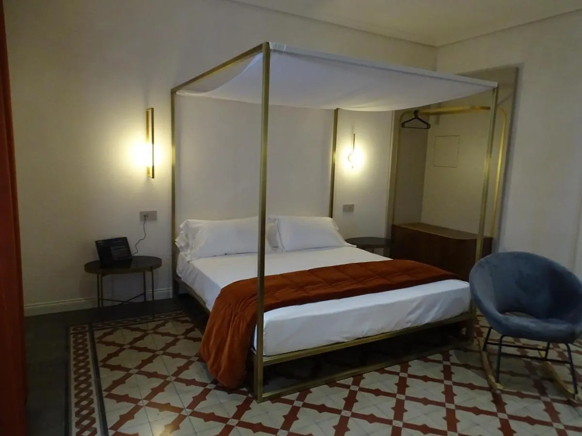 20 Miglia Boutique Hotel Katanya 4*,  İtalya